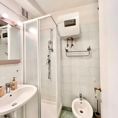 Glory House Navona Square